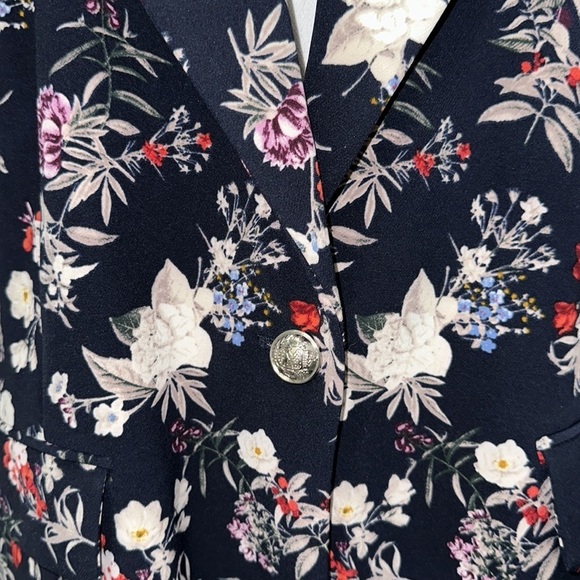 Lane Bryant Navy Floral Faux Pockets Single Button Closure Blazer sz 26 - Picture 3 of 14